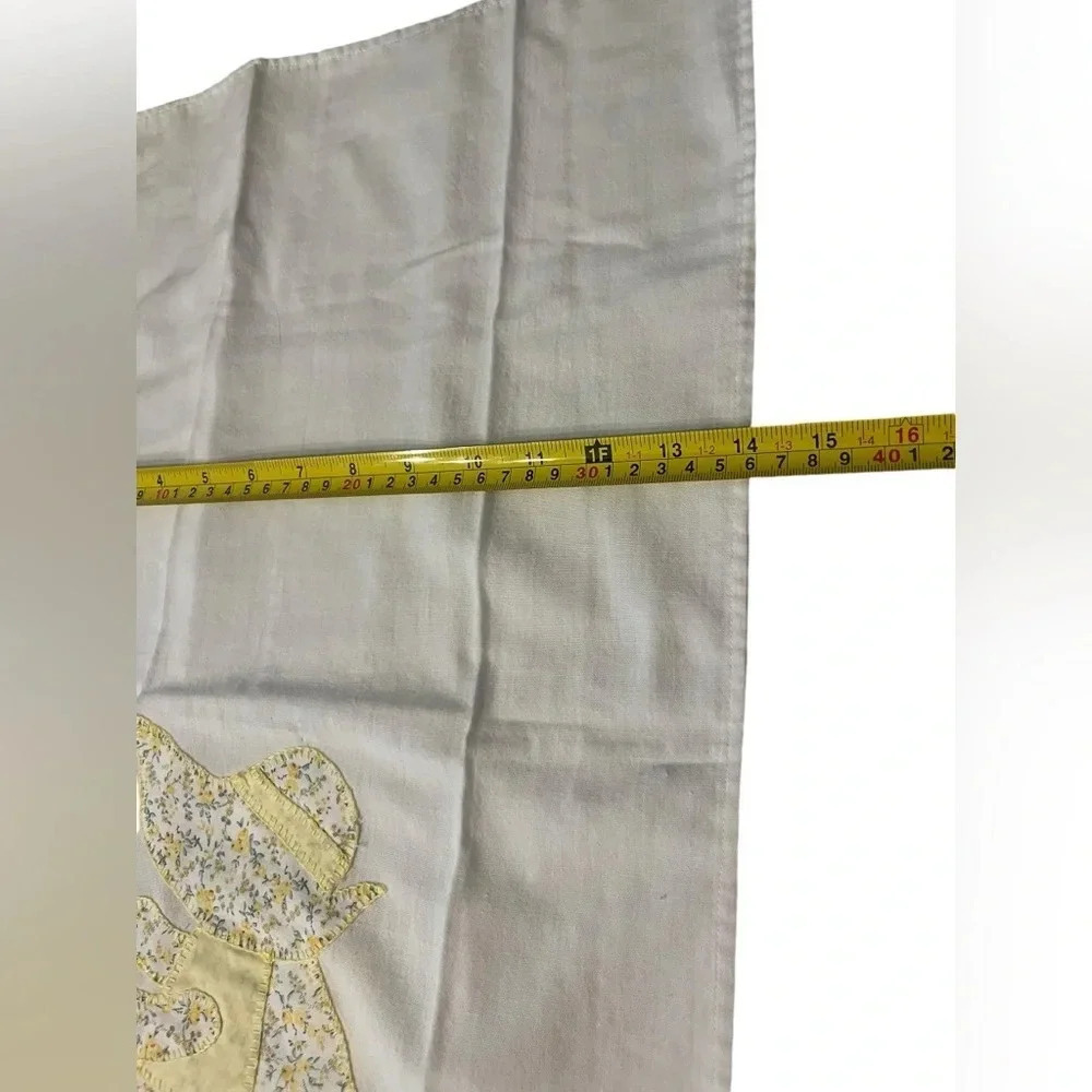 Sunbonnet Sue And Sam Handmade Hand Towels Yellow/white Ruffle Detail Set Of 2 - Picture 9 of 10
